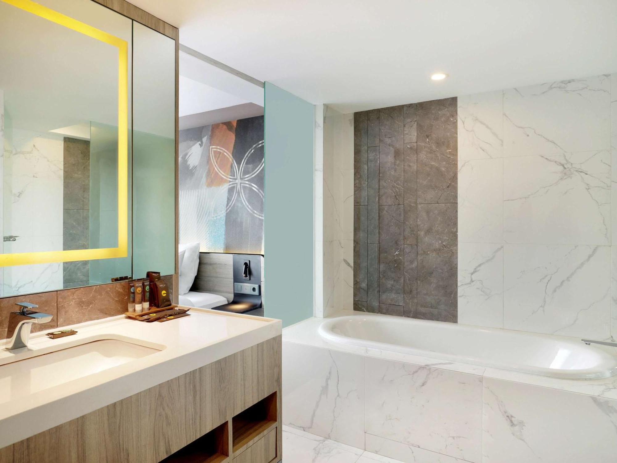 Novotel Suites Yogyakarta Malioboro Εξωτερικό φωτογραφία